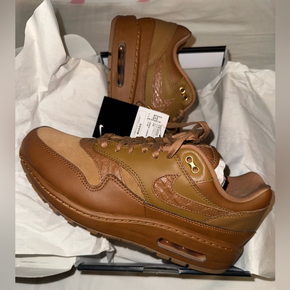 New Nike Air Max 1 ‘87 Brown Sneakers from Japan - Picture 2 of 7